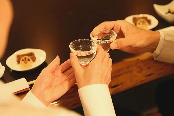 汤臣一品酒业 | 酒逢知己千杯少~ - 贵州汤臣酒业有限责任公司 -  